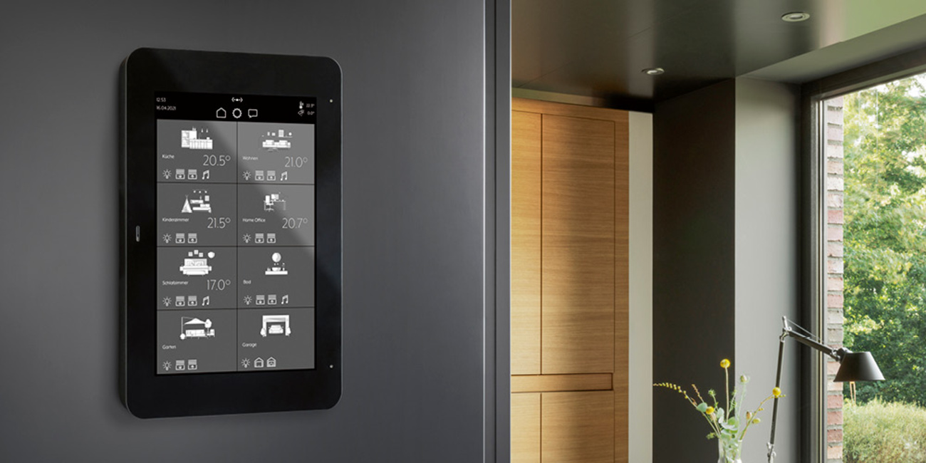 JUNG Smart Panel 8 bei Elektro Kienhöfer GmbH in Staig – Steinberg